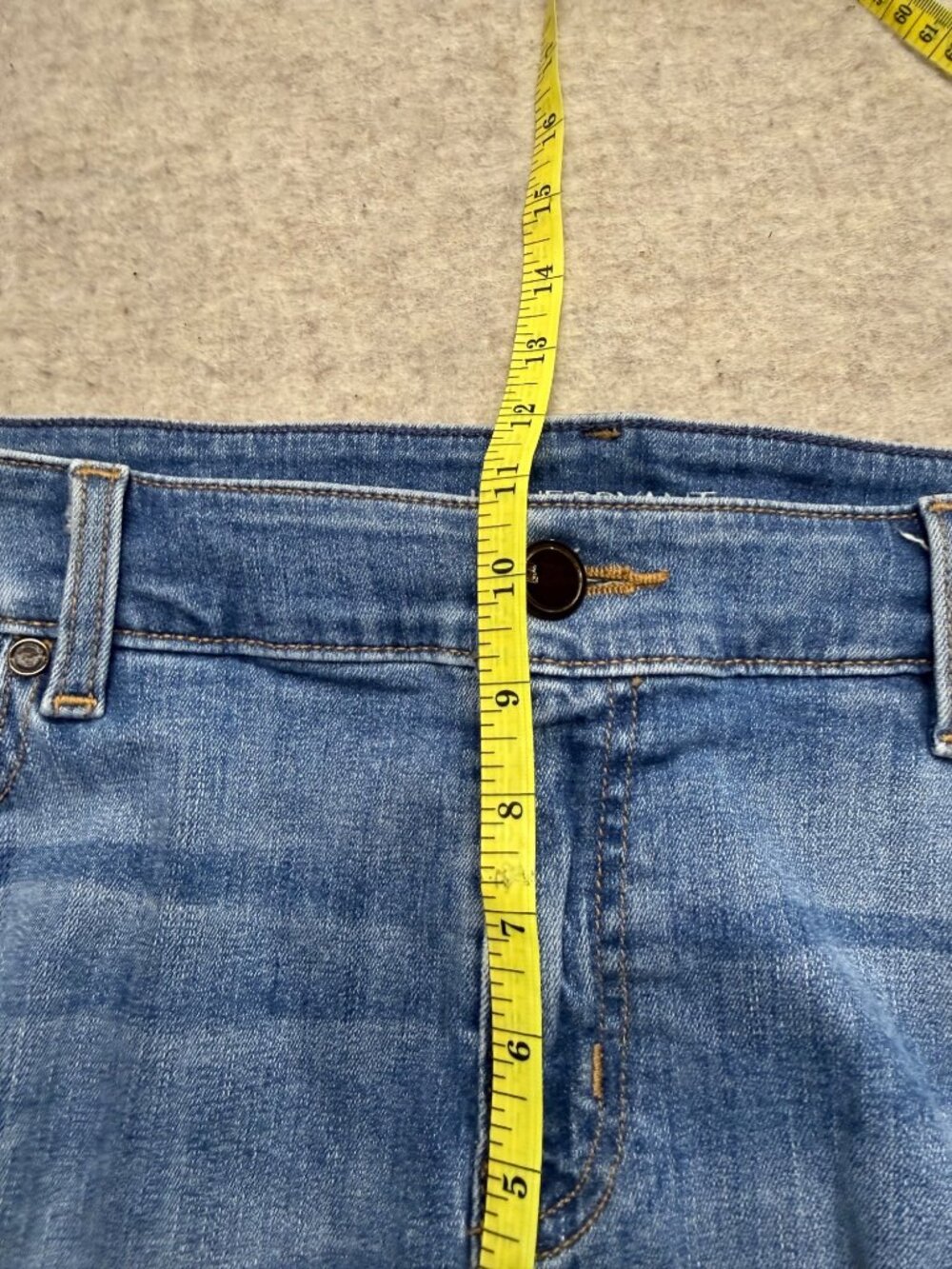 Lane Bryant Short Denim Raw Hem Distressed Jean Shorts Size 16 - Picture 6 of 7